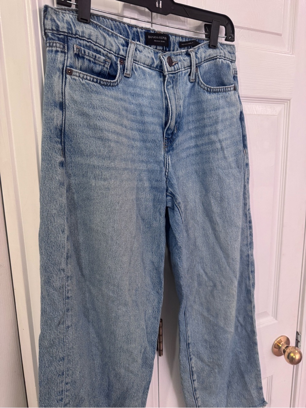 Banana Republic Barrel Fit Light Wash Jeans - Picture 3 of 12